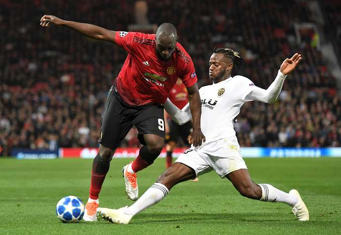 Lukaku attempts a stepover vs Valencia